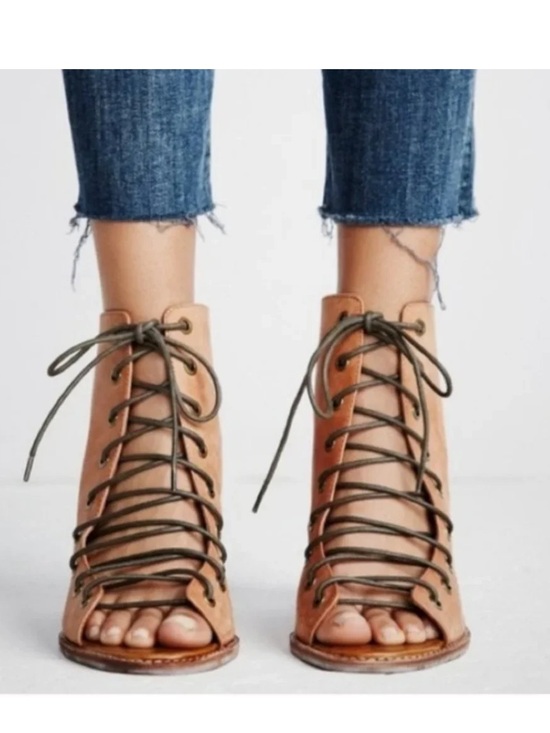 Free People Shoes - Free People x Jeffrey Carnell Lace Up Chunky Heels - Barely Worn